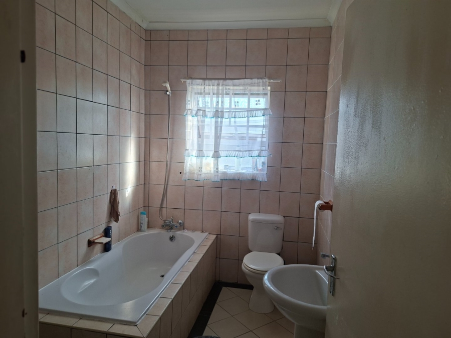 3 Bedroom Property for Sale in Levallia Western Cape